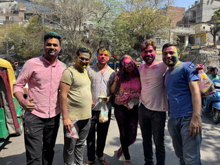 印度歡慶荷麗節  繽紛彩粉互表祝福戰勝邪惡