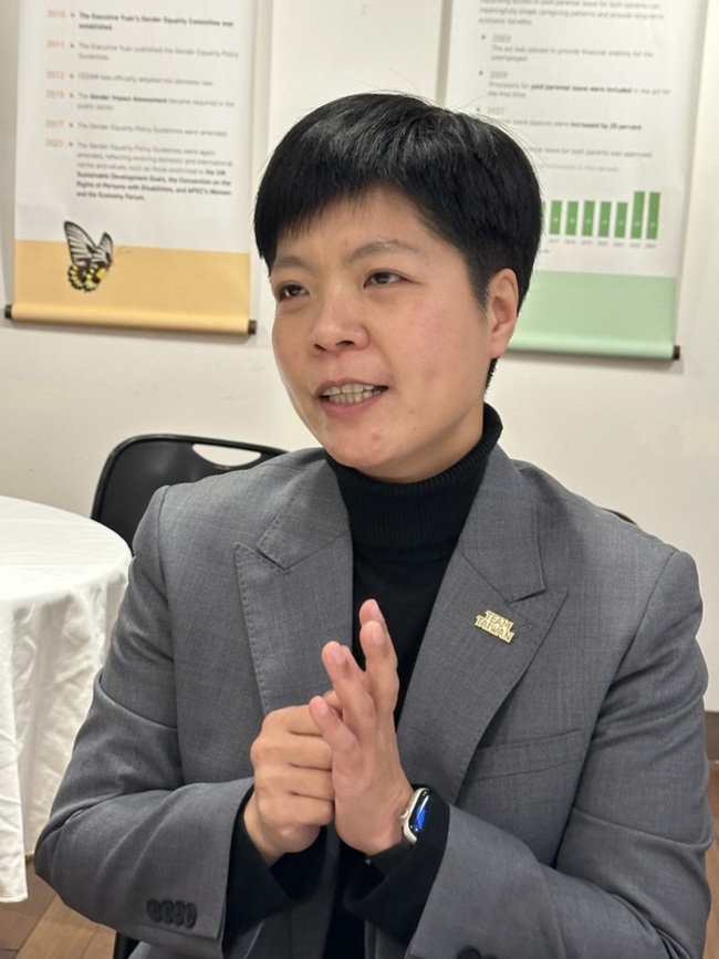 劉柏君訪美職業冰球聯盟 盼女性參與為體壇帶來改變 | 華視新聞
