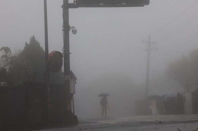 北市大雷雨即時天氣警報  雙溪水壩調節性放水 | 華視新聞
