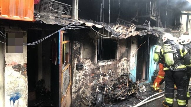 桃園八德民宅火警 2成人、2歲童命危送醫 | 華視新聞