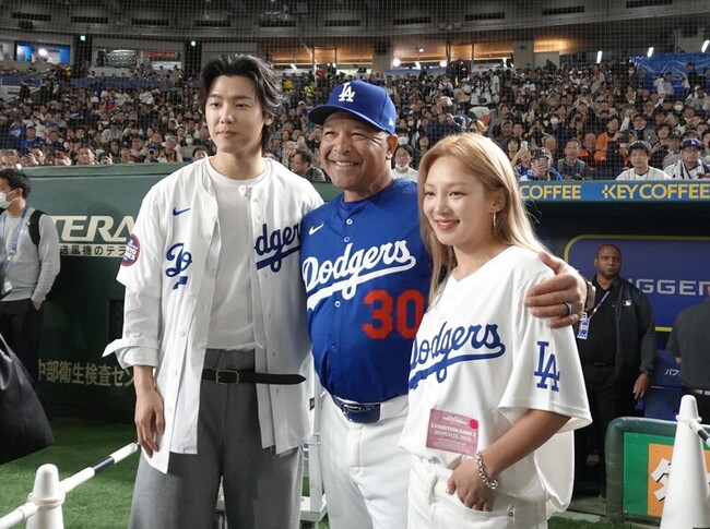 MLB熱身賽大谷翔平打第一棒  大咖韓星化身粉絲觀戰 | 華視新聞