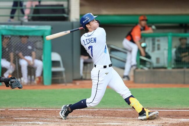 范國宸敲再見高飛犧牲打 悍將官辦熱身賽首勝 | 華視新聞