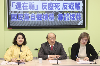 藍推反戒嚴反廢死公投  柯建銘：一騙再騙自掘墳墓