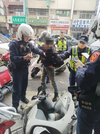 台中男騎贓車拒檢欲衝撞員警 落網查獲毒品