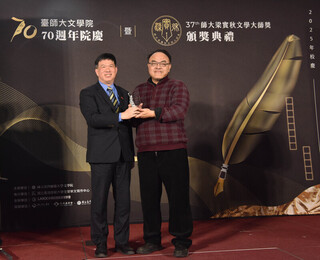 像說書人傳遞見聞 駱以軍：文學感動AI無法取代