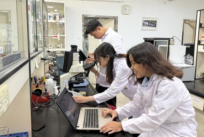 印尼交換生弘光科大研習乳酸菌鑑定 滿載歸國 | 華視新聞