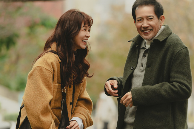 秦漢睽違多年再演台劇  與謝盈萱共譜父女情 | 華視新聞