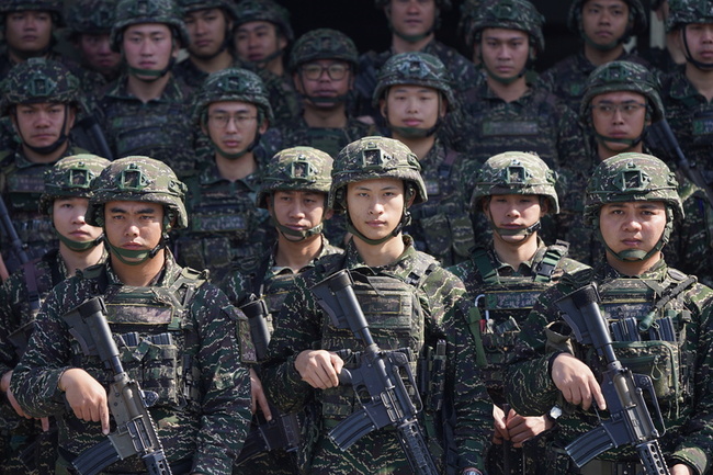 總統宣布志願役官兵待遇調整 國防部：長期人才投資 | 華視新聞