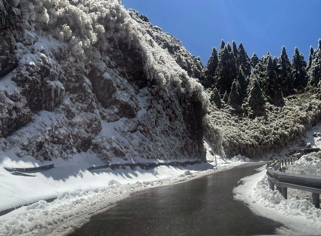 合歡山積雪未融化 台14甲線翠峰至大禹嶺夜間封閉 | 華視新聞