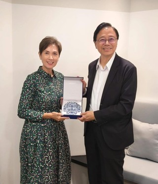 張善政率團赴新加坡考察 交流智慧政府及AI發展