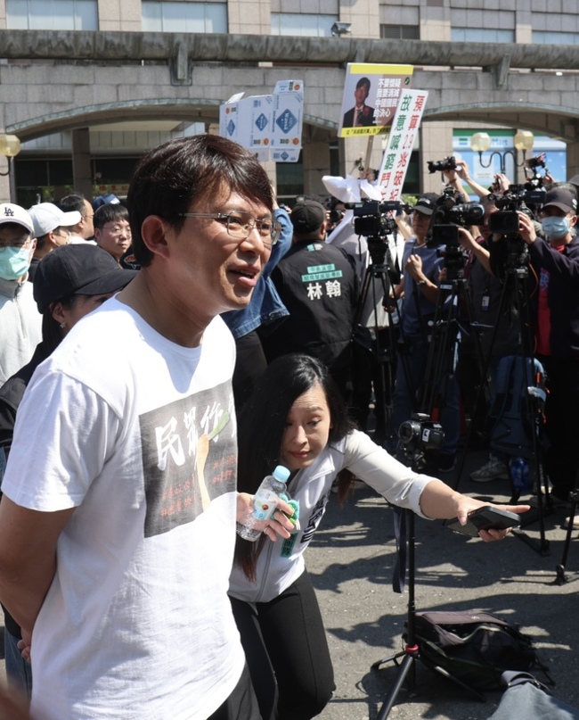 民眾黨宣講史書華邀簽罷免連署 黃國昌：就是來鬧場 | 華視新聞