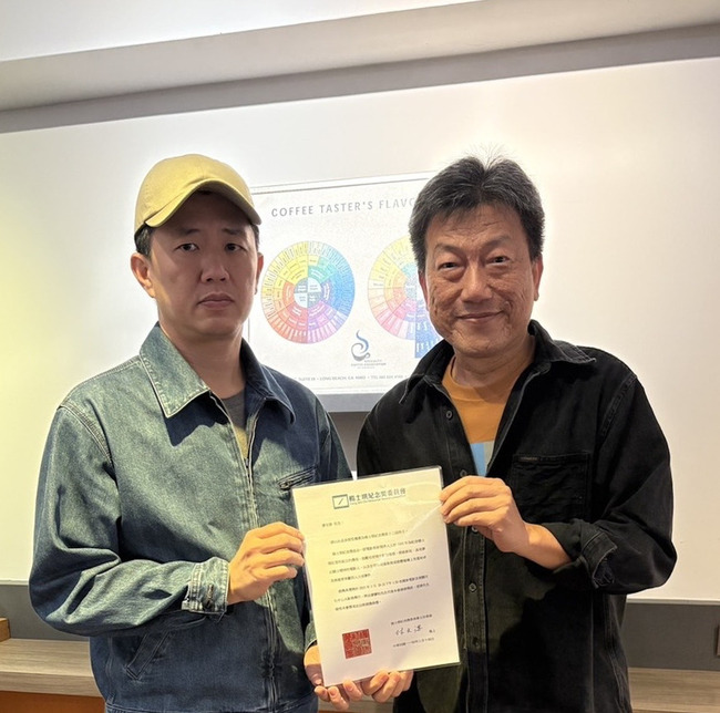 廖克發獲頒楊士琪紀念獎  用電影與歷史對話 | 華視新聞