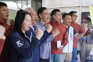 罷免吳思瑤團體成立總部 朱立倫到場力挺