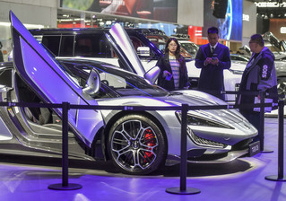 比亞迪2024年營收突破3.5兆 銷售額首度超越特斯拉