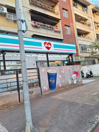 萊爾富迪化街起家厝熄燈 傳松山民生東旗艦店接棒