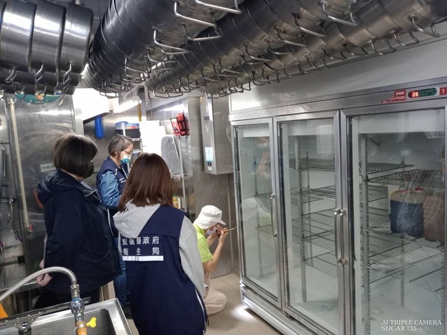宜蘭火鍋店疑食物中毒案 不適者增至82人 | 華視新聞