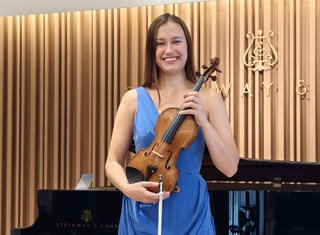 巴拉娜斯熱愛小提琴 年少街頭演出追音樂夢