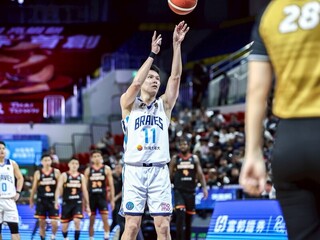 PLG洪楷傑領軍擊退獵鷹 勇士排名登上第2