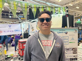 建中機器人競賽獲獎  校友鼓勵學生走自己的路