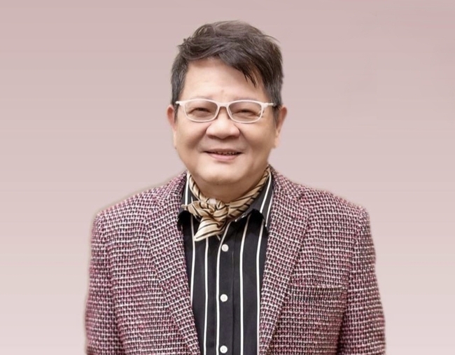 鄭進一出道40年初登高雄藍寶石 遲來的演出大呼圓夢 | 華視新聞