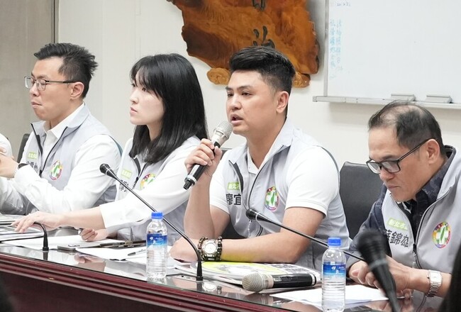 新北綠議員服務處助罷免連署 藍指「惡霸」運動 | 華視新聞