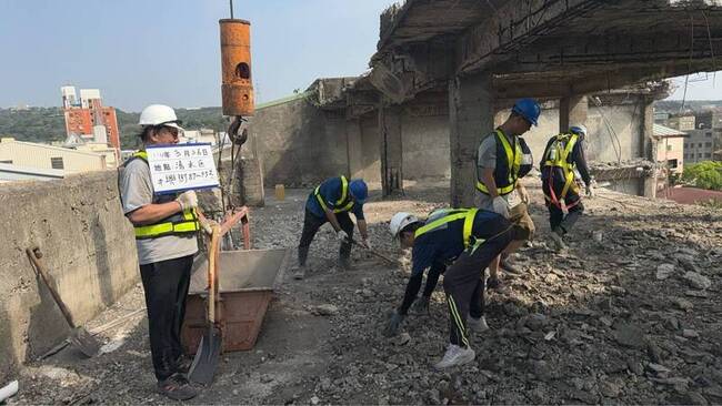 台中清水大樓倒塌 市府邀3大技師公會評估安全 | 華視新聞