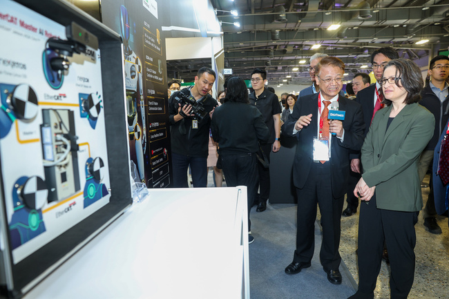 蕭副總統參觀AI博覽會  肯定AI生態系交流平台 | 華視新聞