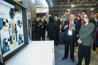 蕭副總統參觀AI博覽會  肯定AI生態系交流平台