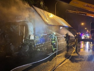 國1三義段2大貨車擦撞起火 釀1死2傷