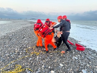 花蓮單日2起溺水事故  岸巡馳援1獲救1不治