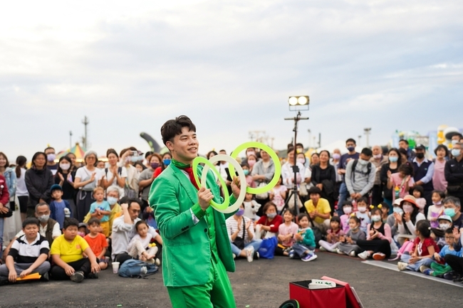 高雄瘋玩兒童節  駁二推「哈瑪星童樂派對」 | 華視新聞