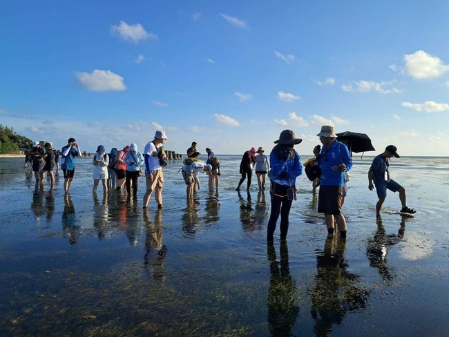 強化認識南海主權 海委會體驗營邀教師登東沙島 | 華視新聞