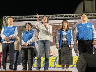 藍營高雄說明會指治國無能 綠營反批惡刪總預算