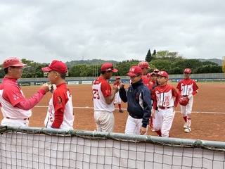 何甫羿埋伏10棒敲滿貫砲 謝國城少棒北市晉冠軍戰