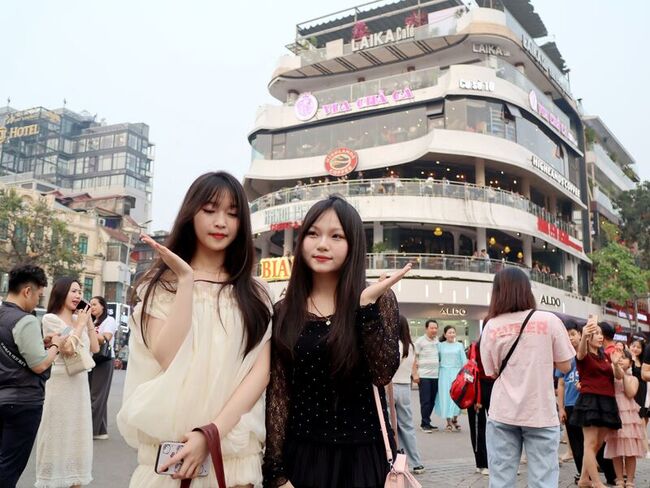 河內地標鯊魚顎大樓將拆除  合影留念人潮掀懷舊風 | 華視新聞