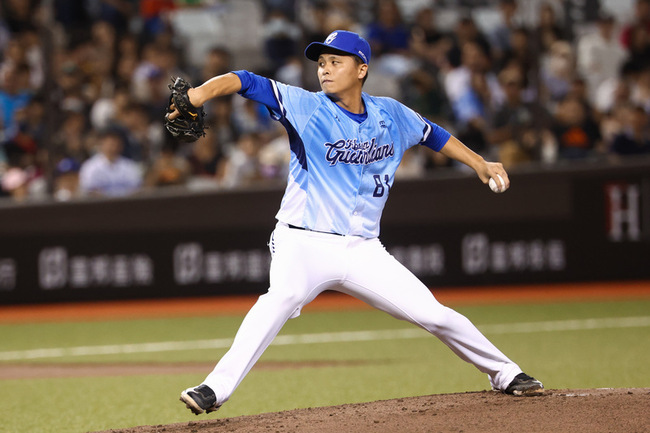 悍將公布談薪戴培峰複數年約 陳仕朋月薪達50萬元 | 華視新聞