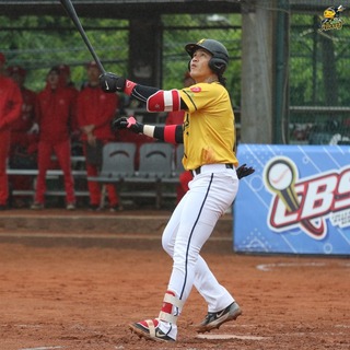 春季聯賽陳敏賜曾翰宇開轟 助台壽霸龍搶下首勝