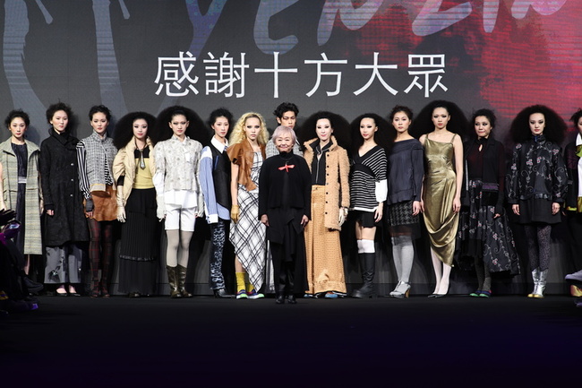 服裝師許艷玲登台北時裝週 陳景林染織工藝助陣 | 華視新聞