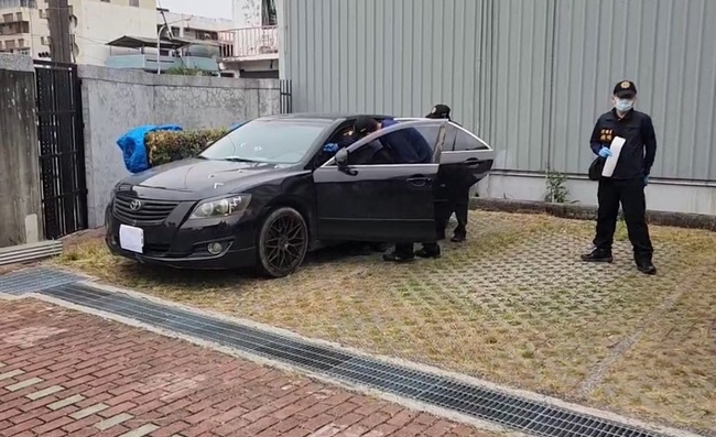 屏東槍擊尋仇 3槍手逃11天攜槍投案 | 華視新聞