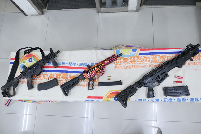 屏東開槍尋仇3人投案 主嫌仍在逃警追緝 | 華視新聞