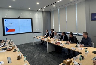 捷克官方團訪半導體供應鏈 宏廣新技前進布拉格