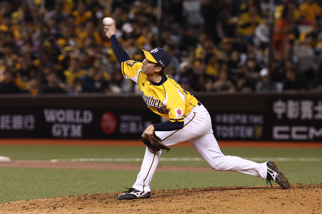 平野惠一期待兄弟2新秀投手 新球季盼兼顧養成 | 華視新聞