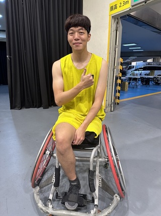 UBA輪椅公益賽 前高苑好手孫御斌截肢後重新逐夢