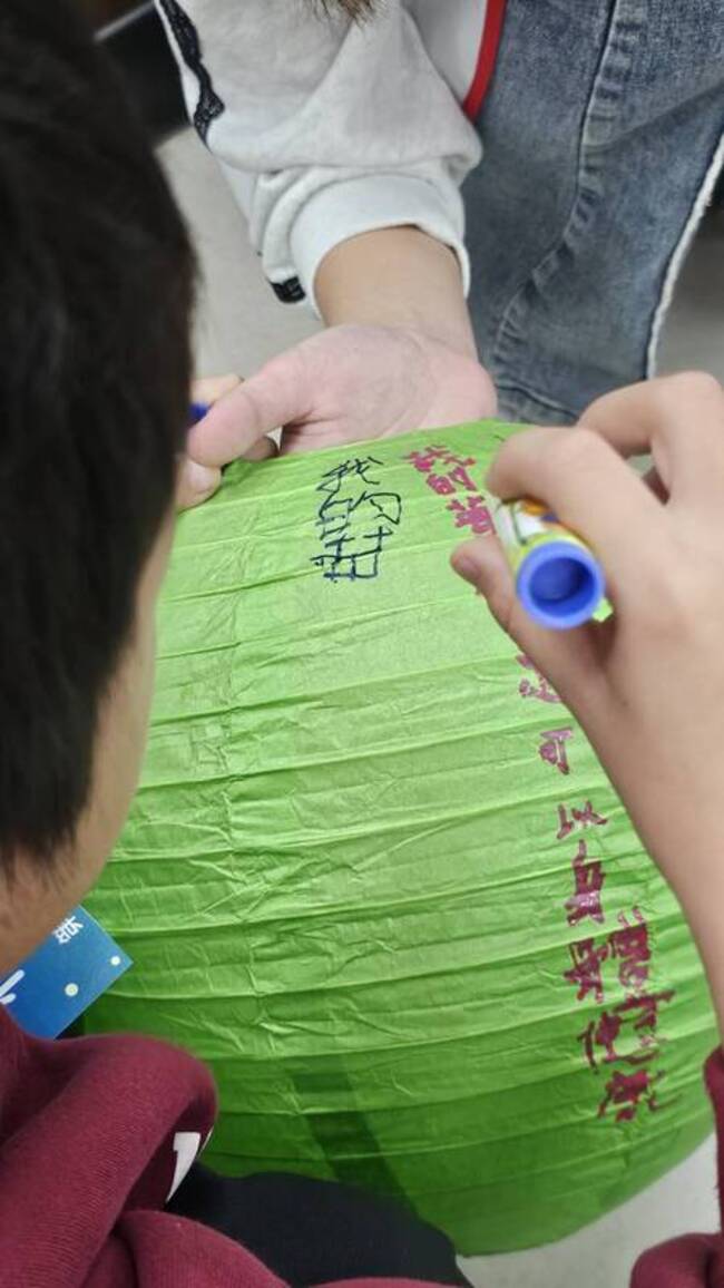 北台中家扶攜手矽品 助120學子無礙勇敢追夢 | 華視新聞