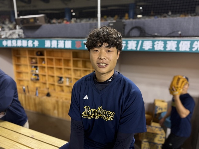 陳冠穎精進指叉球 初登板對決陳傑憲願望成真 | 華視新聞