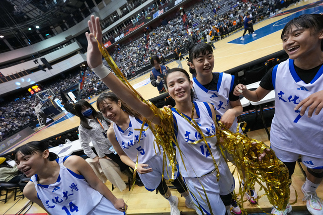 UBA文化女籃奪隊史第20冠 教練感動期待未來 | 華視新聞