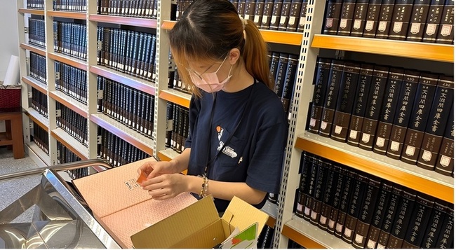 大學生開箱總統府見習  參與館藏檔案清查歸檔 | 華視新聞