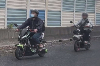2男分騎電動二輪車上國1 警調閱影像追查最重罰6千