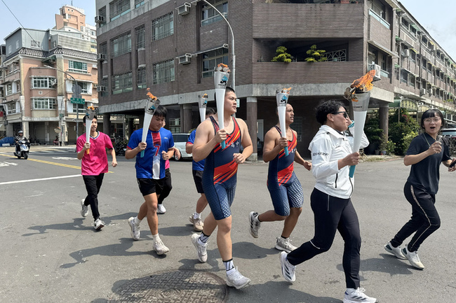 全中運聖火本島傳遞啟程 南高屏接力連線 | 華視新聞