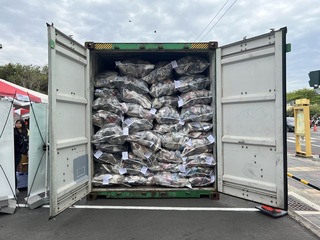 台南「舊鞋救命」募逾2萬雙鞋 已裝櫃將送非洲